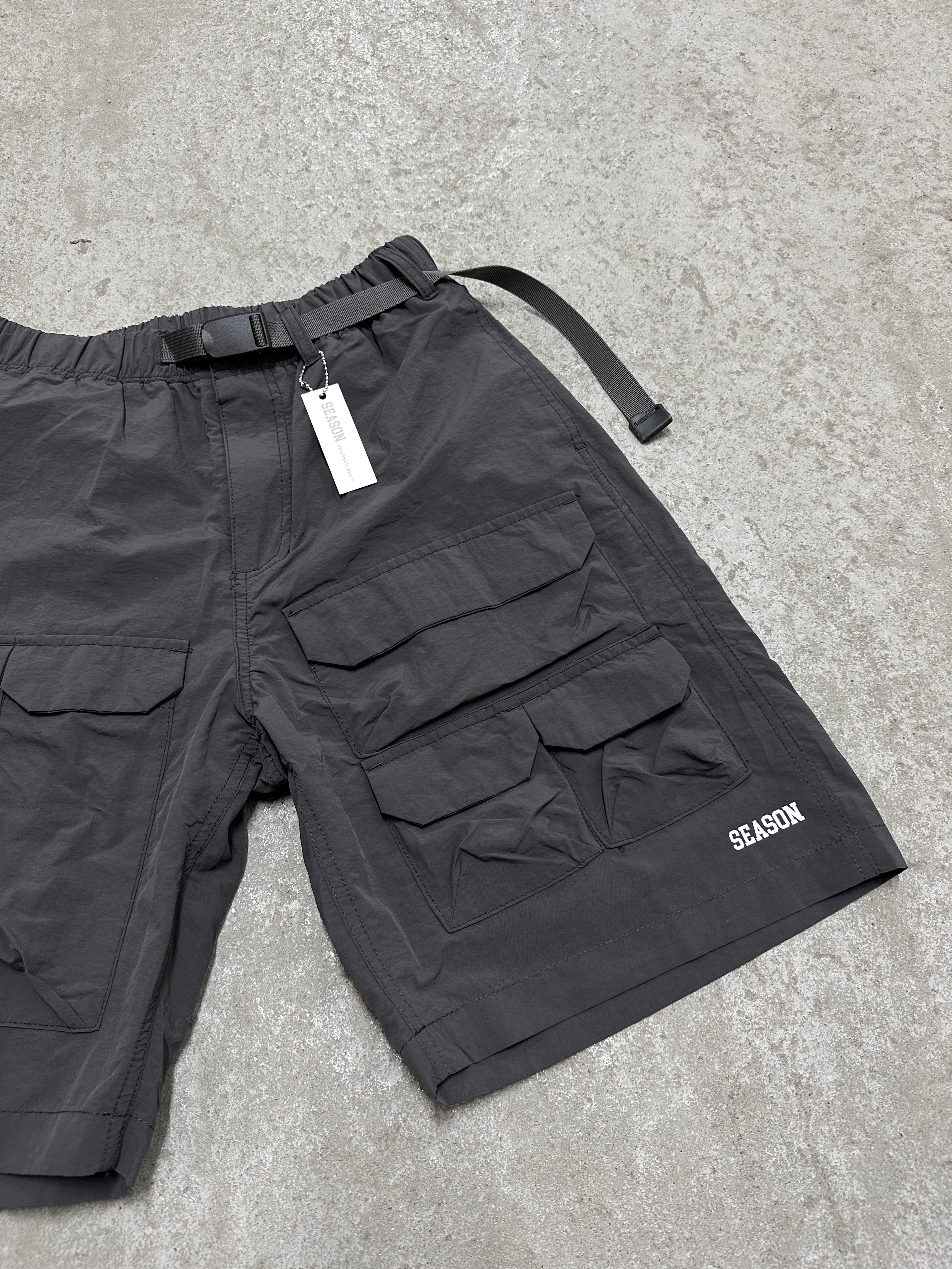 【L】everyone nylon utility cargo shorts everyone nylon utility cargo shorts (BLACK) | everyone